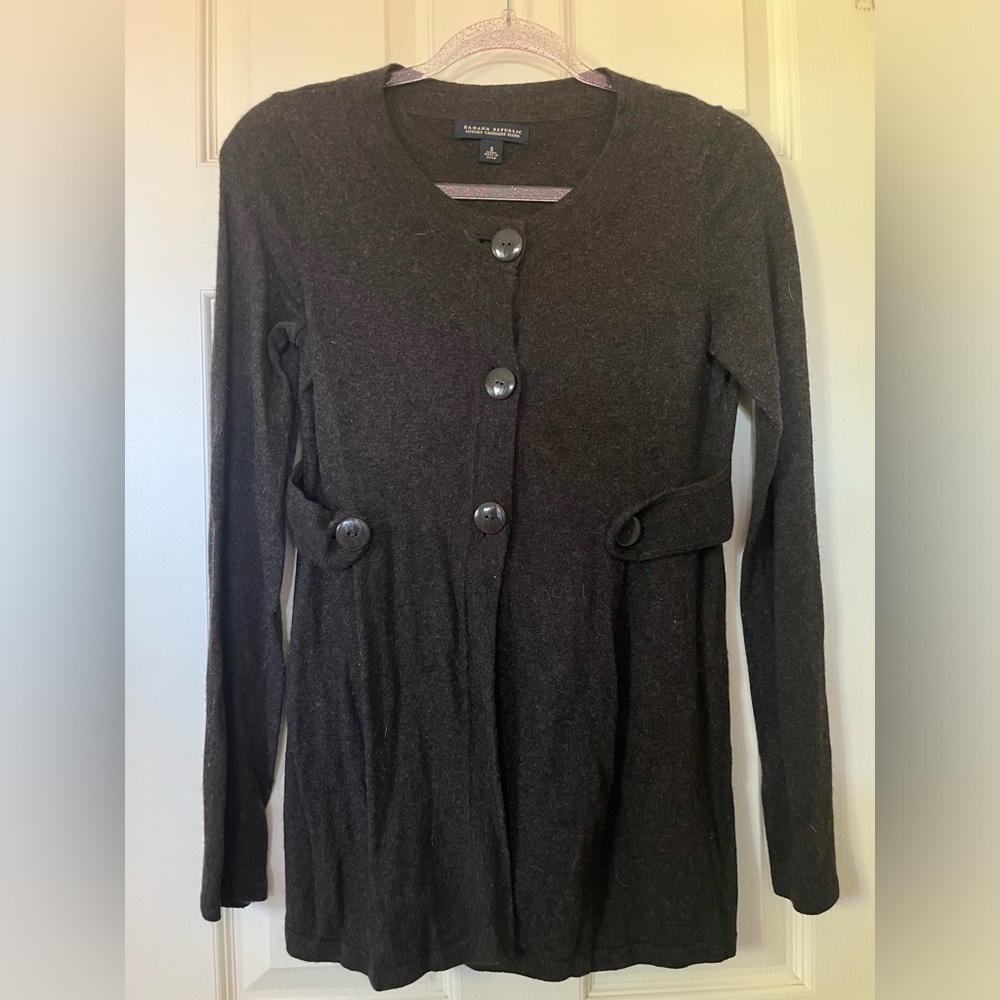 banana republic luxury cashmere blend women’s gray button up cardigan sweater